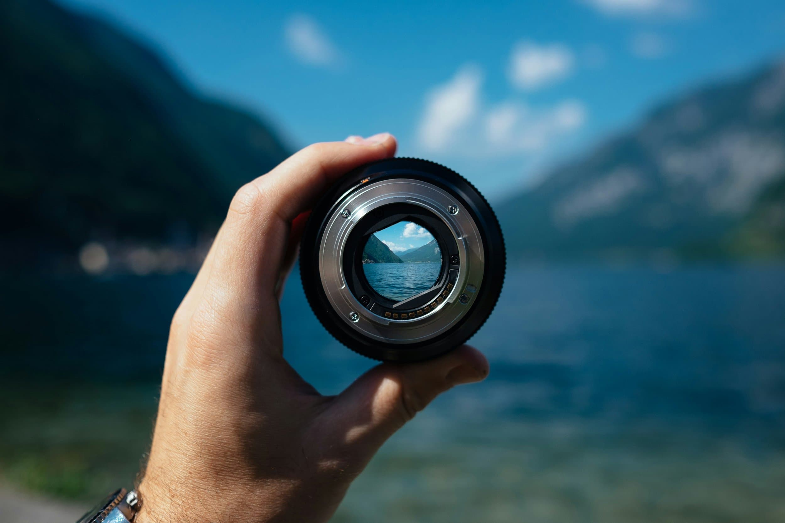 "Context as a Service": from the product to the benefit, and from the benefit to the context